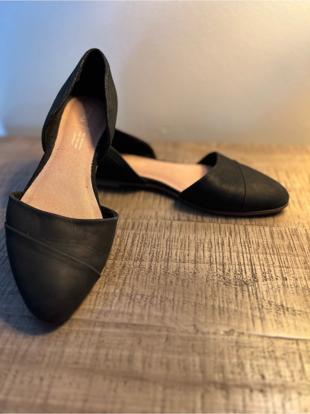 Toms Black Women's Jutti D'Orsay Flats. Size 8